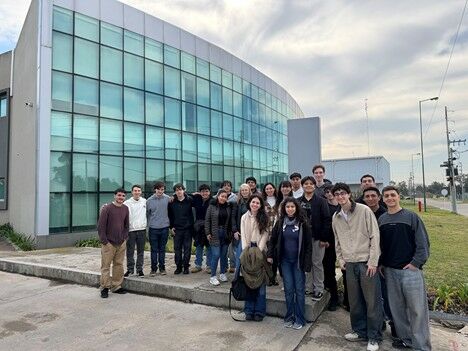 Alumnos de Ingeniería en Petróleo de FIUBA visitaron LCV